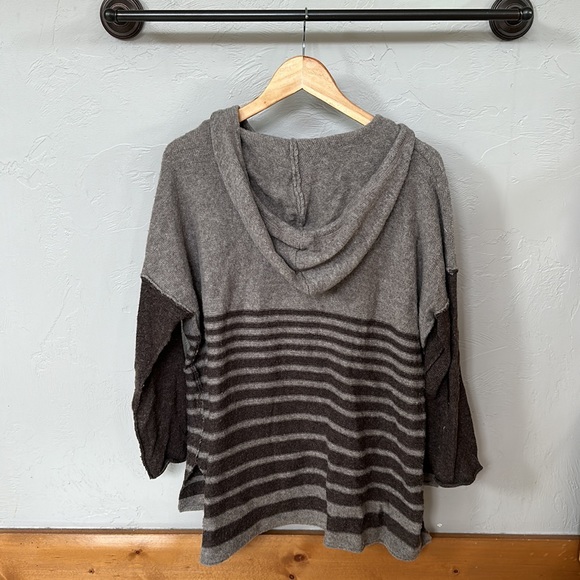 Hooded pullover, wool blend size S/M - Picture 2 of 2